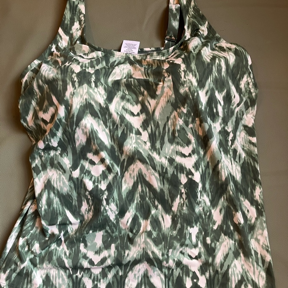 Duluth Trading Co Suit Up Tankini 2-PIECE Swim Set Green Ikat Print Size 18 - Picture 3 of 15